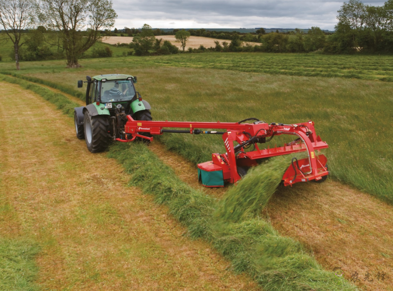 格蘭牧草設(shè)備,助力新疆草業(yè)發(fā)展