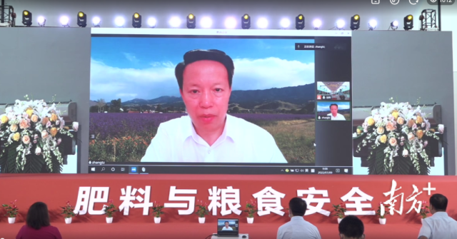 張?zhí)熳簦恨r(nóng)服將成為一個(gè)戰(zhàn)略性大產(chǎn)業(yè) 張?zhí)熳簦恨r(nóng)服將成為一個(gè)戰(zhàn)略性大產(chǎn)業(yè)