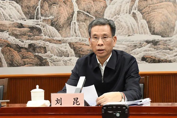 財政部部長劉昆：推進先進農(nóng)機創(chuàng)制應用